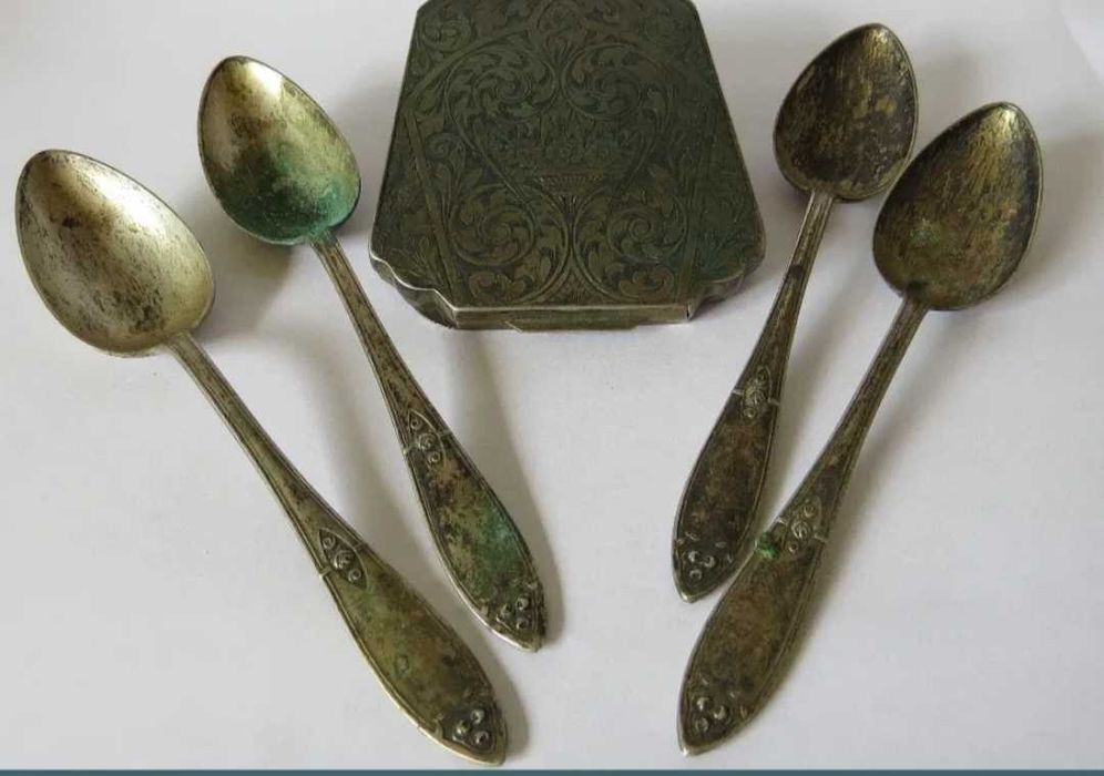 Pudriera foarte veche argint si lingurite