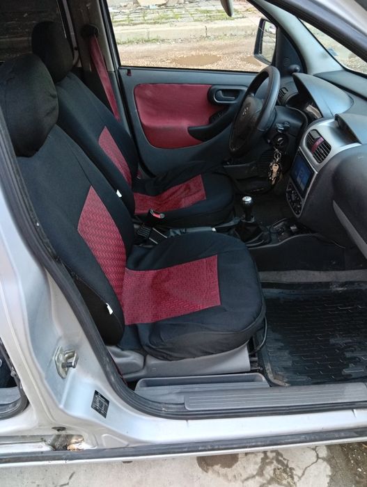 Opel combo 1.7 дизел с климатик и навигация