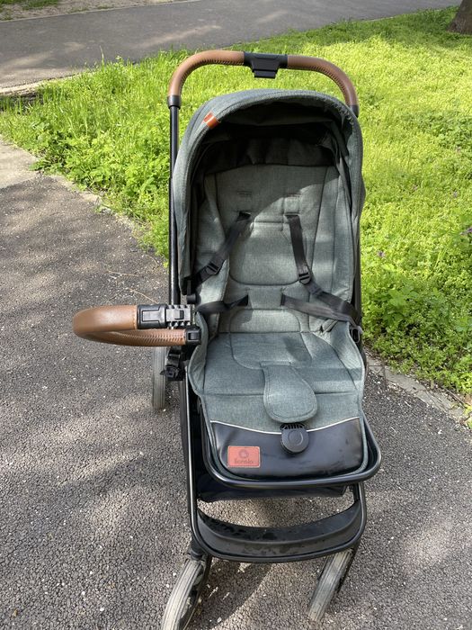 Vând cărucior 2 în 1 Lionelo Mika, în stare foarte bună.