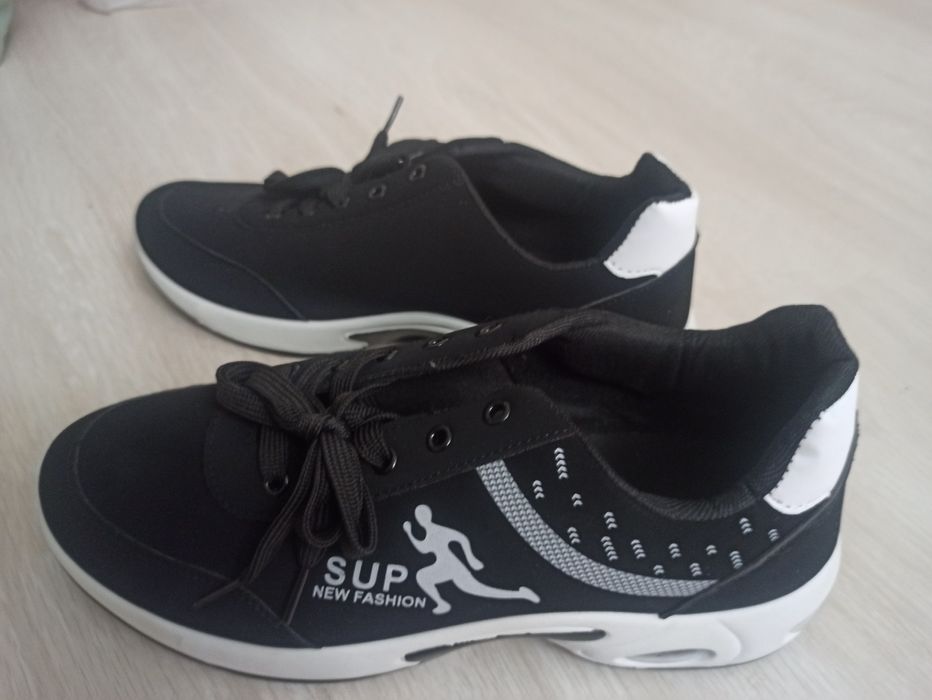 Кросовки стильные