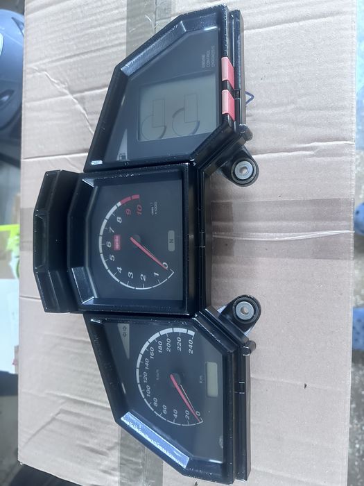 Bord Aprilia Caponord 1000