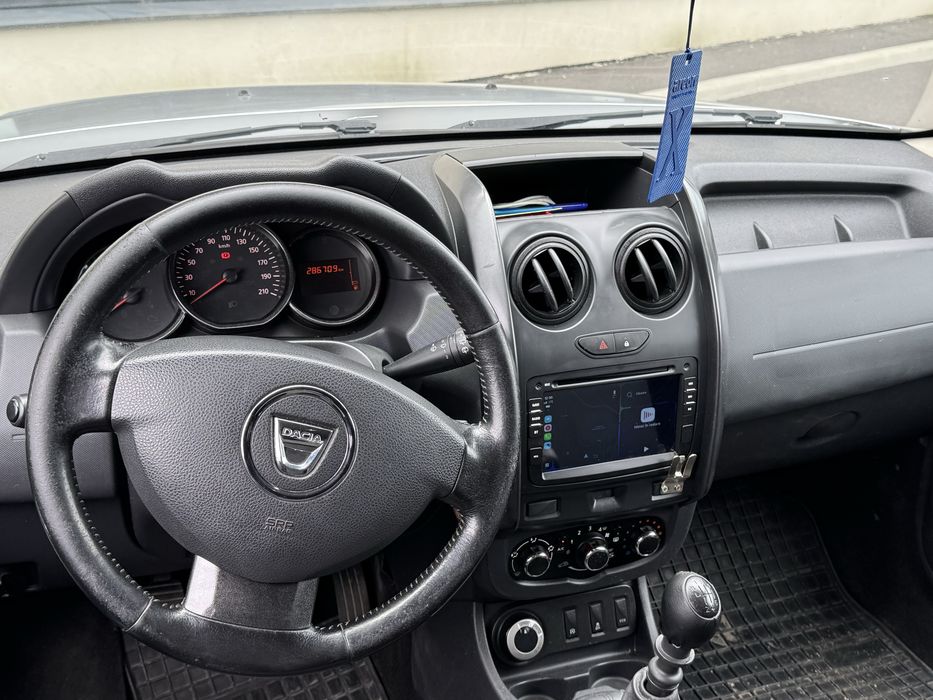 Vand/Schimb Dacia Duster 1.5DCi/4x4 la buton/Navi/Clima/Car-Play/Euro 6/Stare foarte buna!