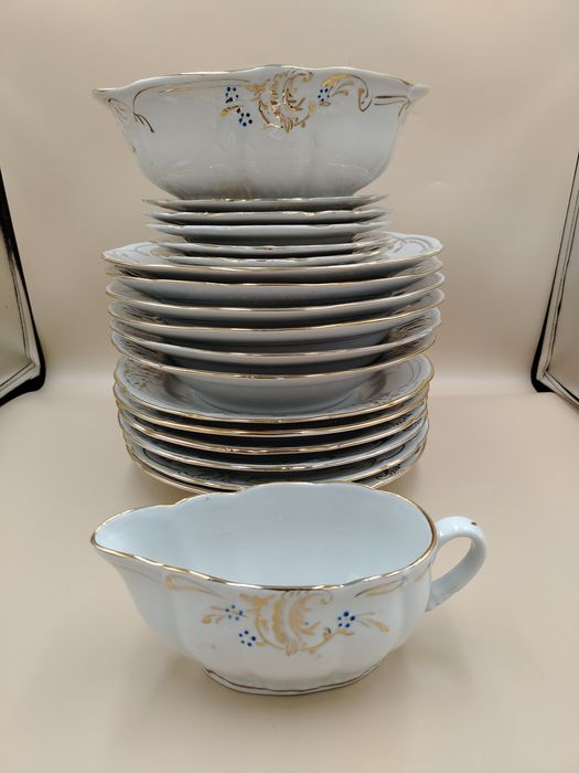 Продам столовый сервиз