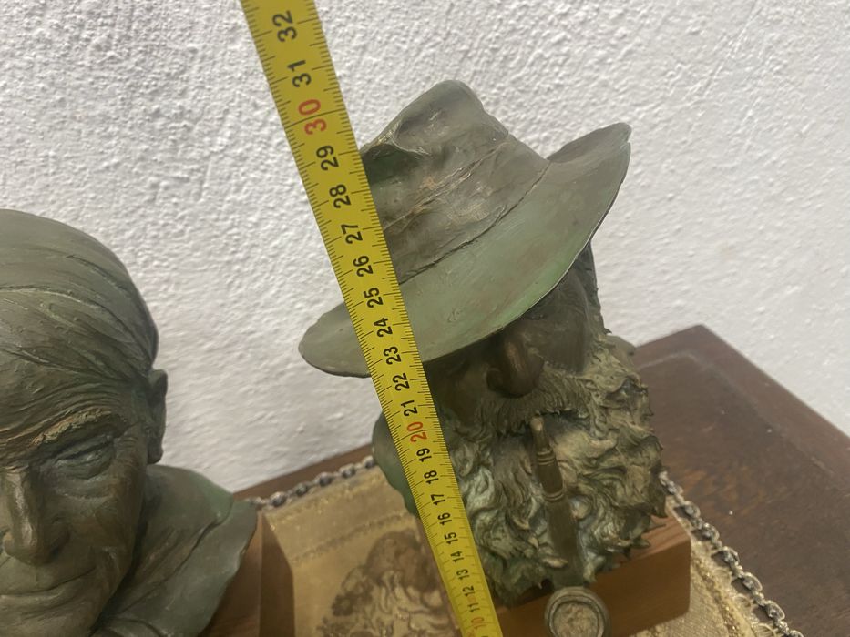 Порцеланови бюстове 1930 г с патина подпис A Moreau