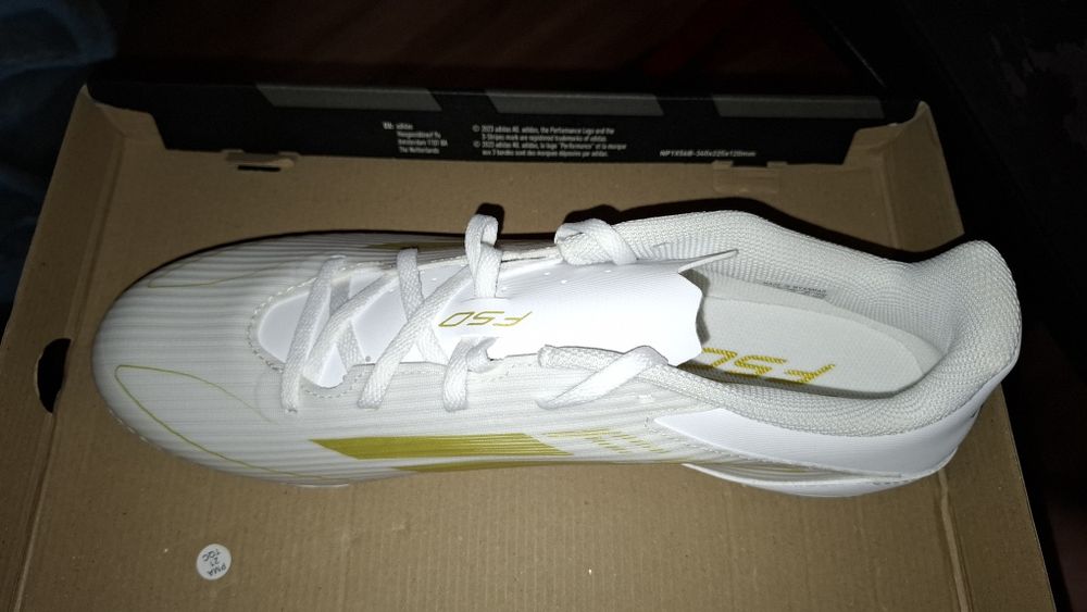 Crampoane fotbal Adidas f50 club FxG marime 46