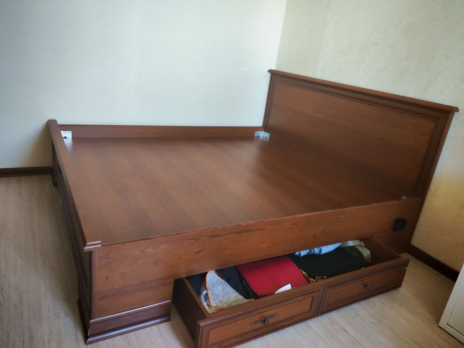 Кровать двуспальная 200*220