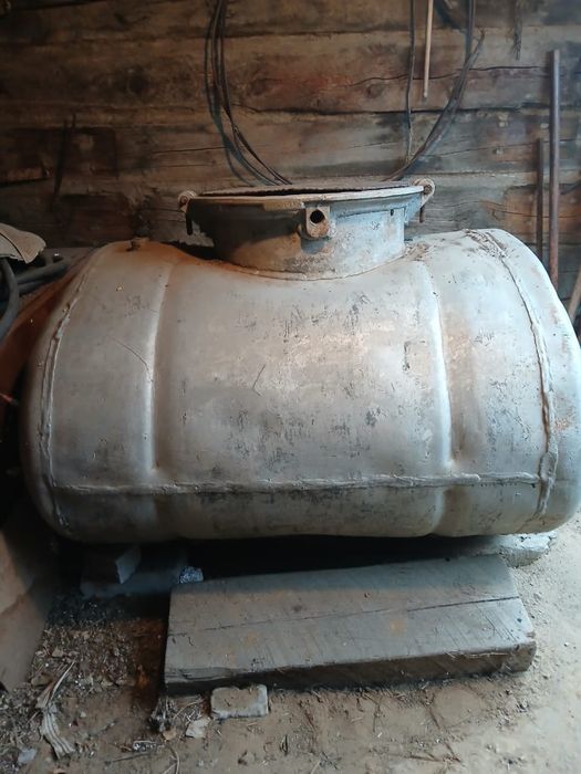 Продам емкость алюминиевая 930 л