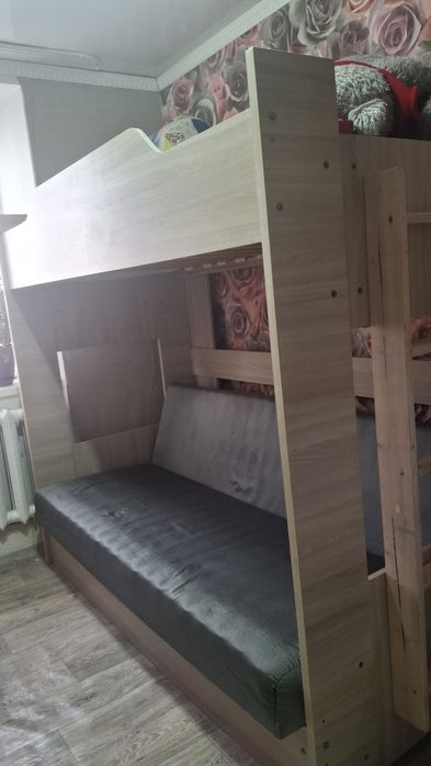 Продается двухярусная кровать