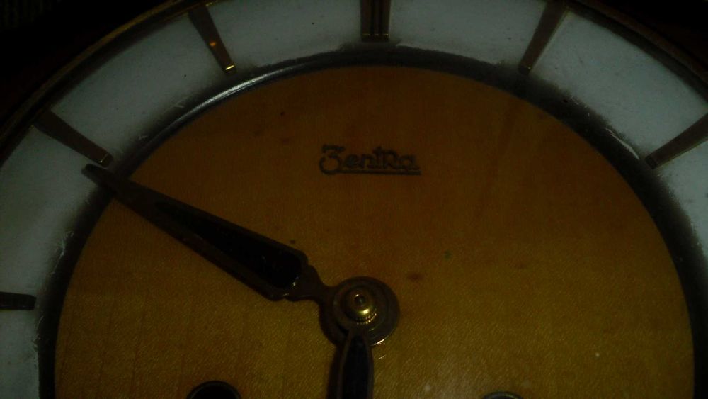 Германски  стари механични стененни  часовници - 2бр и 1бр руски