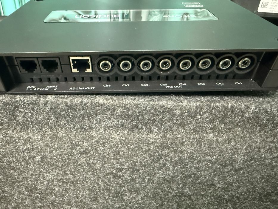 Подаю процессор Audison Bit One