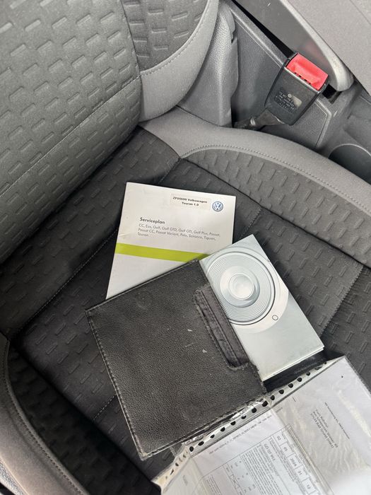 Touran 2011 1.9 TDI  hig line  carte servis /la zi