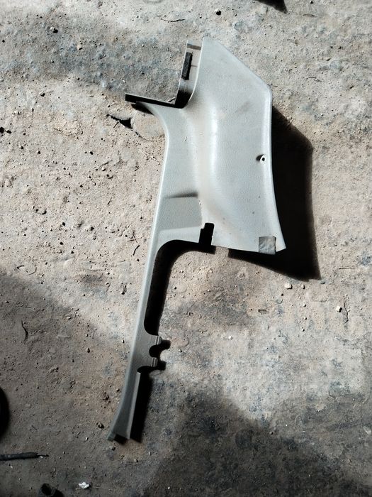 Продам пластмассовые детали по салону на Пассат В3