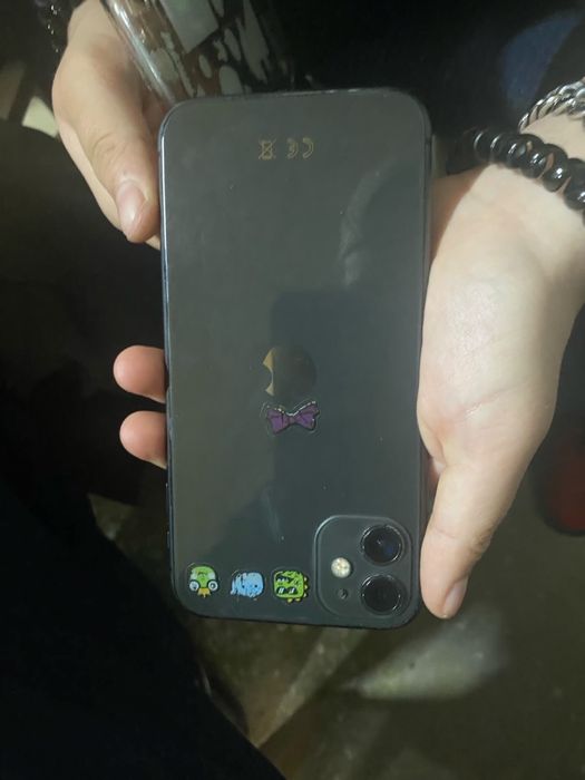 продам айфон 11 б/у