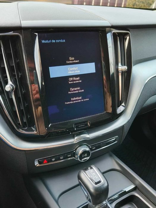 VOLVO XC60 2018 2.0 D5