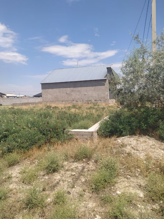 Даиын магазин мкр ортасында