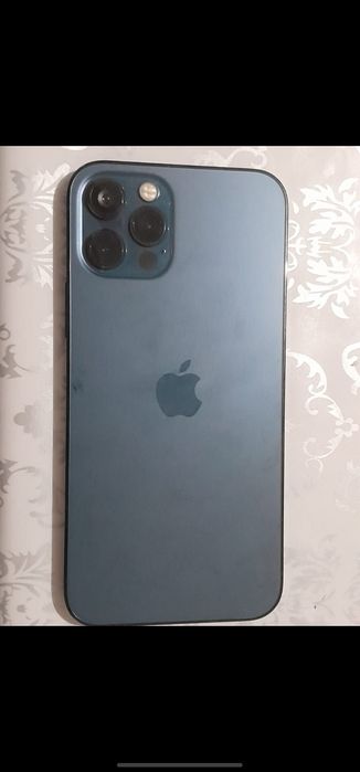 Айфон 12про багасы 140000 минус камера