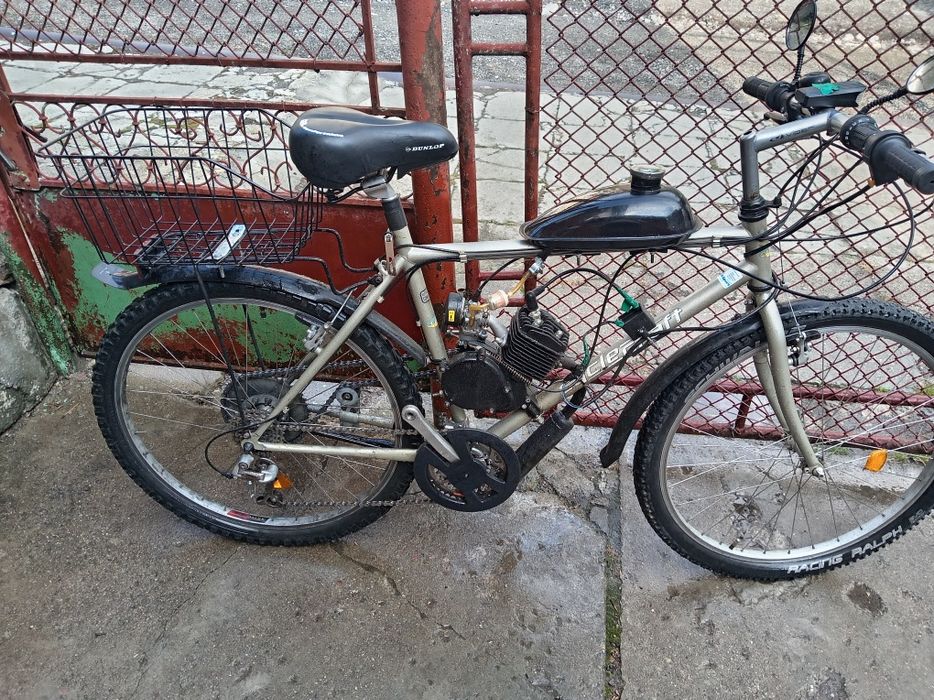 Vind bicicleta electrica cu remorca este de 2 săptămâni motor 150w și una pe benzina motor 80cc  moua are 2 luni