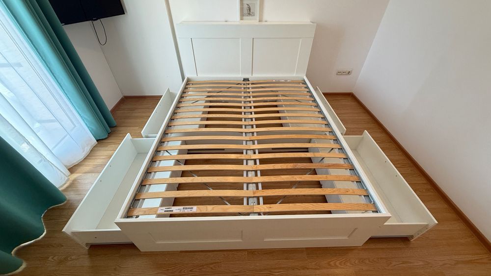 Pat de Dormitor 160x200 IKEA Brimnes.