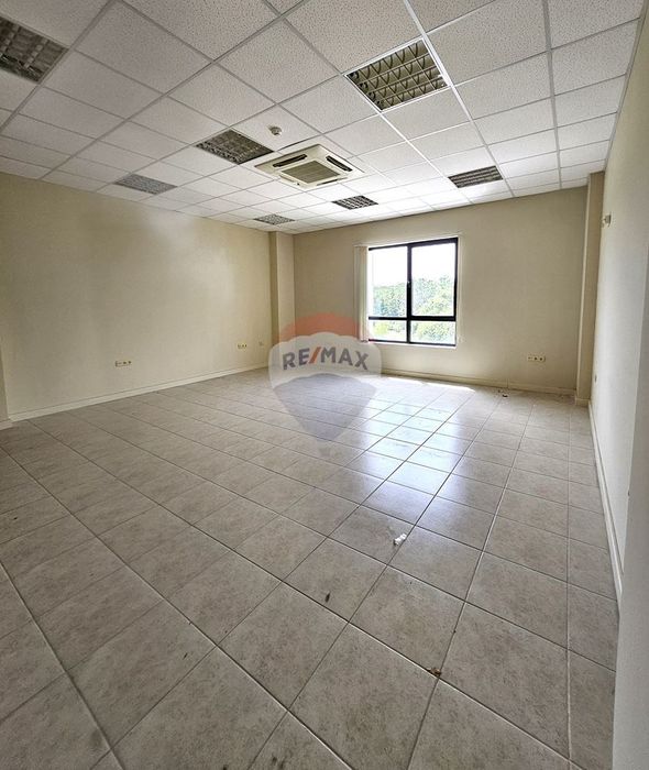 Дава се под наем Офис в Варна, Младост 1 - 50 кв.м за 400 € - Снимка #1