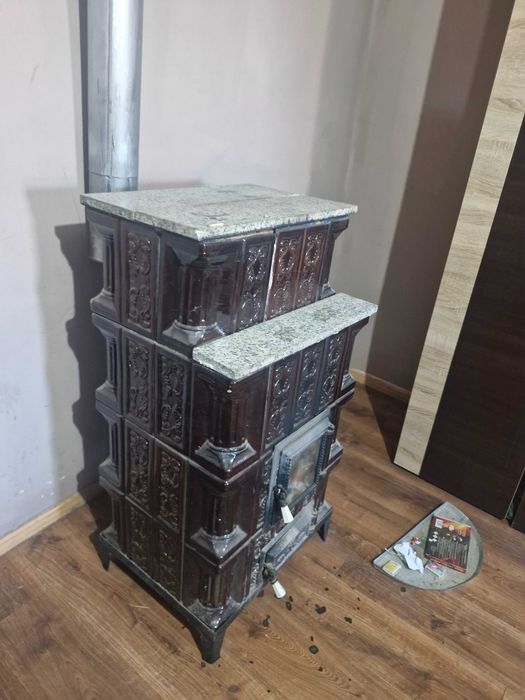 Doua teracote in stare buna
