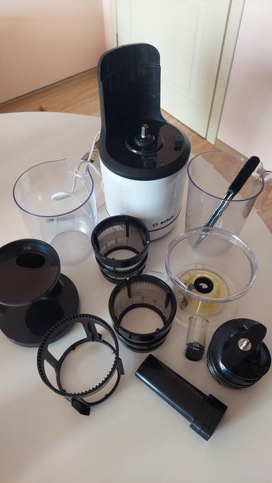 Бавнооборотна сокоизстисквачка тип охлюв Bosch