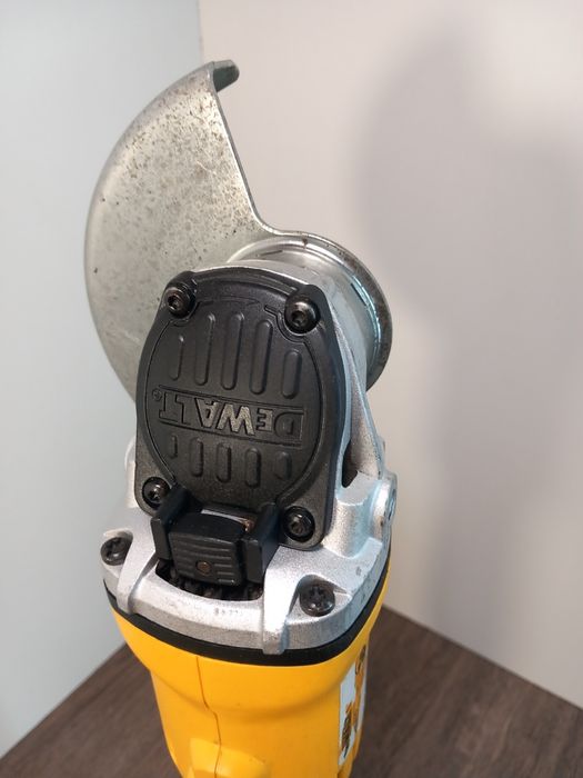 Vând Flex Dewalt DCG 412