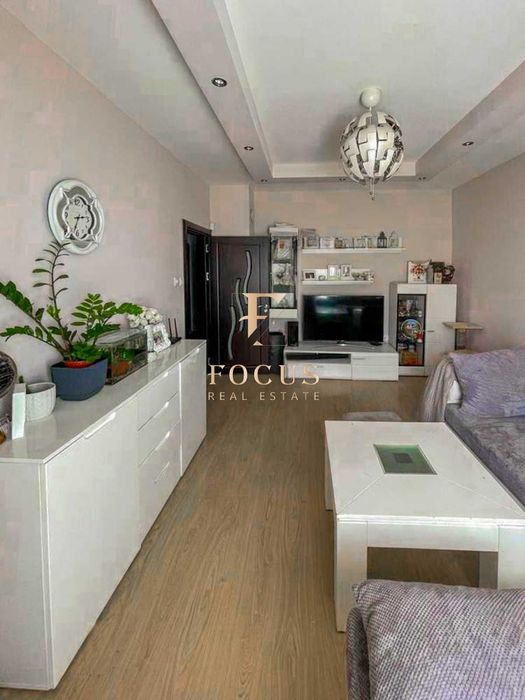 Продава се Тристаен апартамент в Пловдив, Изгрев - 86 кв.м за 1042 €/кв.м - Снимка #1
