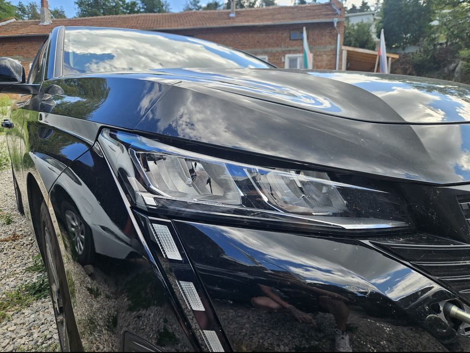 Десен фар за Peugeot 308 2023г