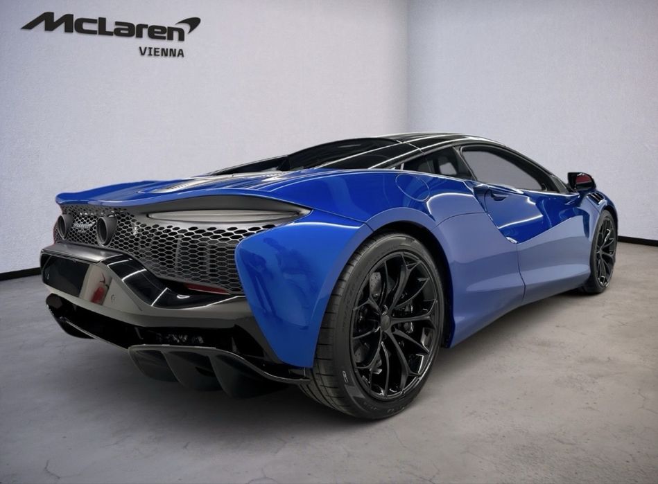 McLaren Artura 2026