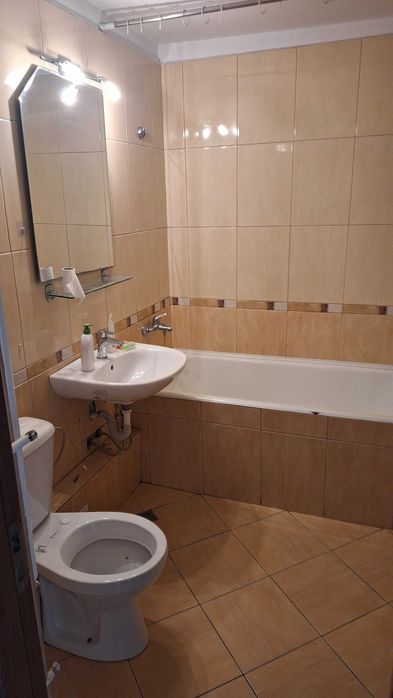Inchiriez apartament 4 cam Titulescu