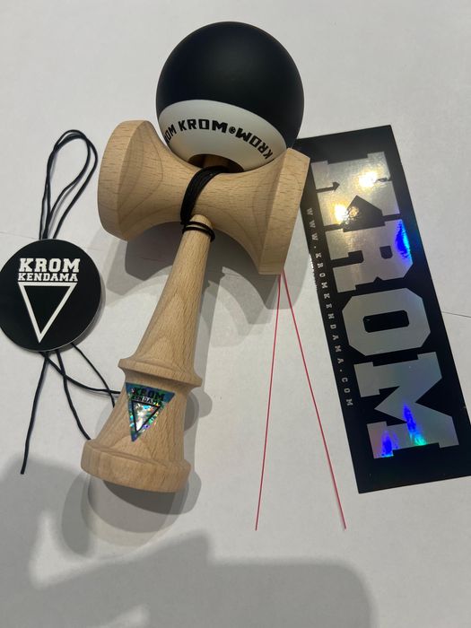 Kendama krom pop rubber semnata Miguel Erratic Squirrel noua