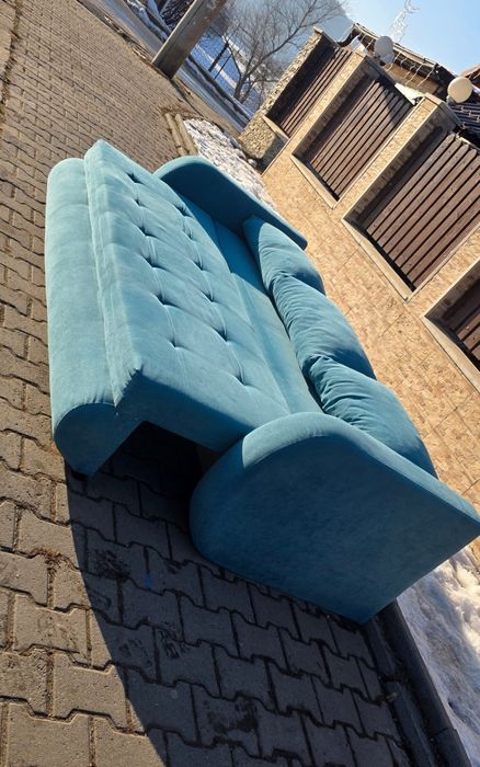 Vând canapea extensibila !