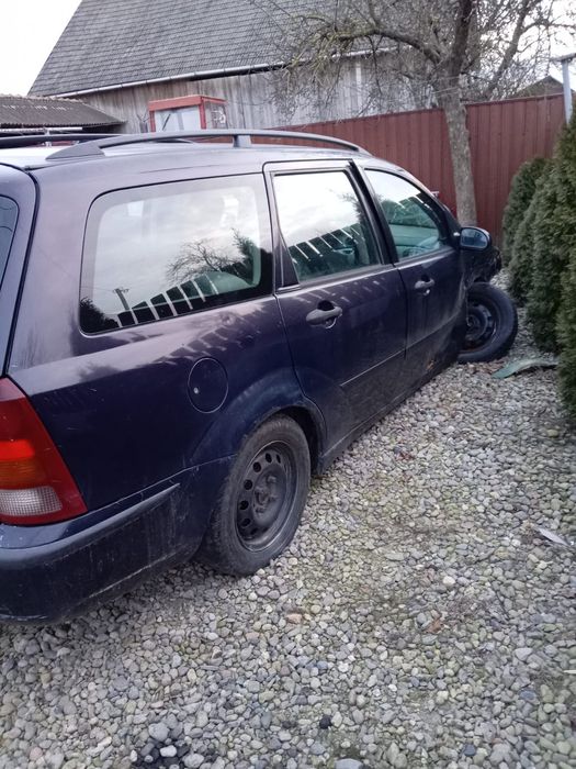 Dezmembrez Ford Focus