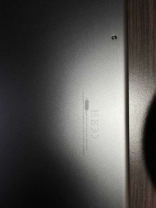 MacBook Pro 16" M3 Pro – 18GB RAM, 512GB SSD (65 cicluri de incarcare)