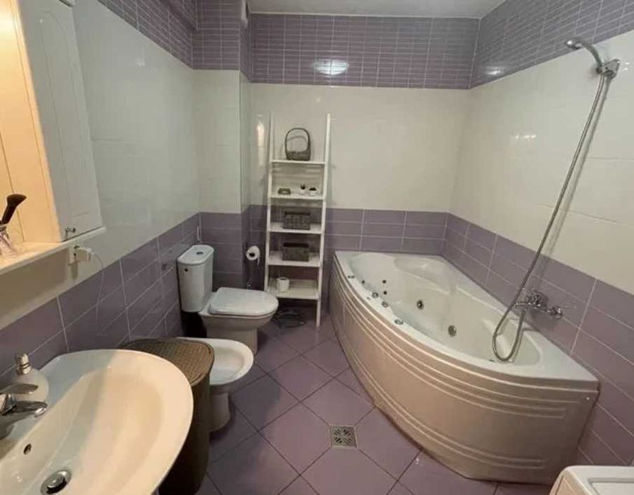 Дава се под наем Двустаен апартамент в Пловдив, Гагарин - 60 кв.м за 318.75 € - Снимка #1