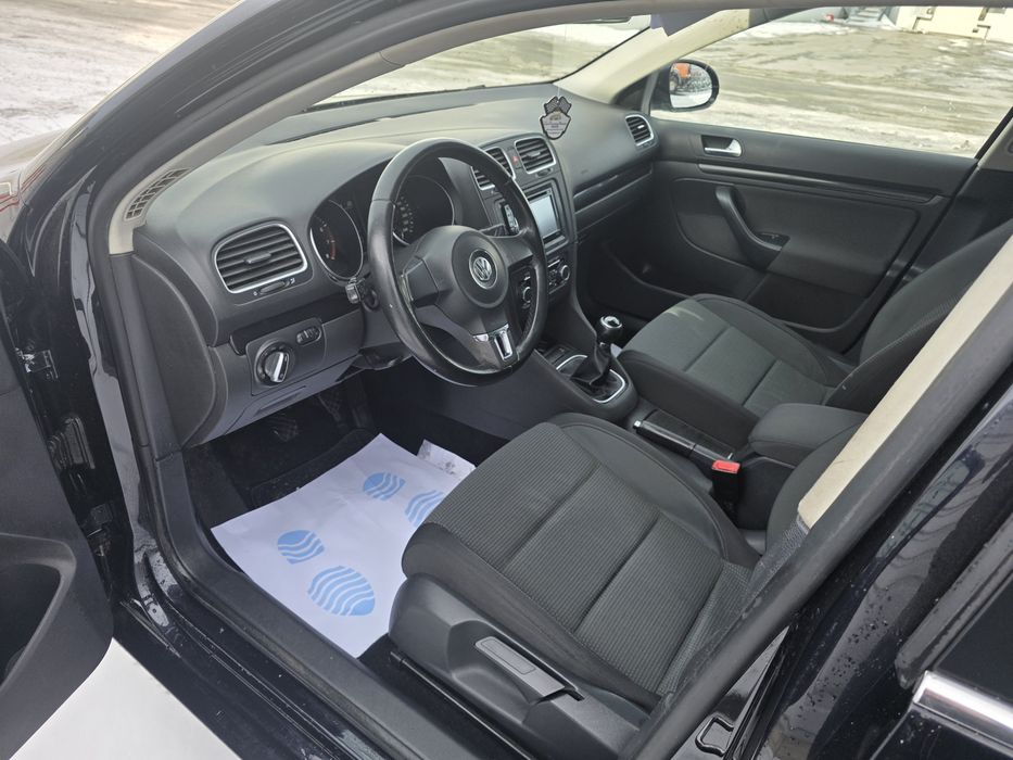 Volkswagen Golf 2011 euro5 benzina navi clima jante carlig Recent adus