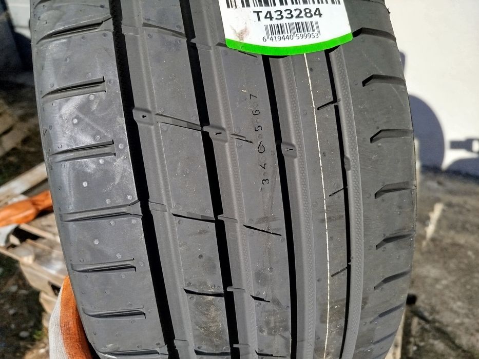 245/35/20 Нокиан ДОТ 2024 г - Чисто Нови