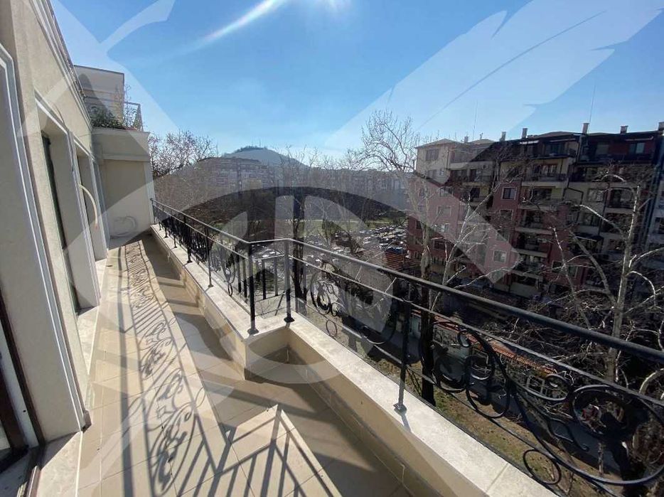 Продава се Тристаен апартамент в Пловдив, Център - 131 кв.м за 1489 €/кв.м - Снимка #9