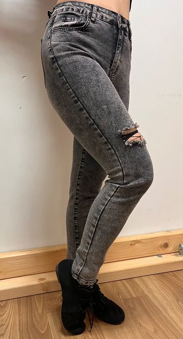 Дамски долнища на цена от 15€