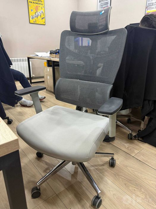 Продается удобное офисное кресло