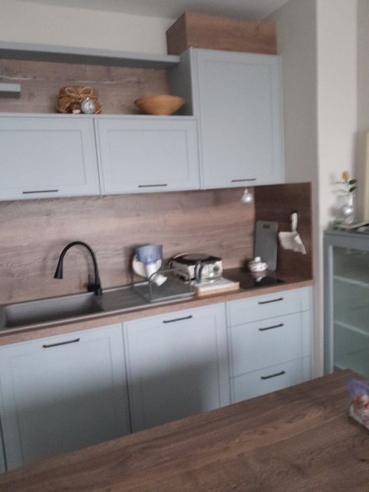 Тристаен - обзаведен