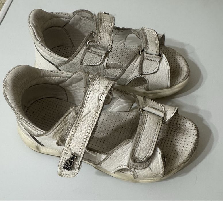 Продам б/у сандали 26 размер производство Tiflani