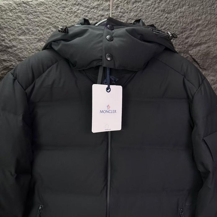 Geaca Moncler - calitate premium