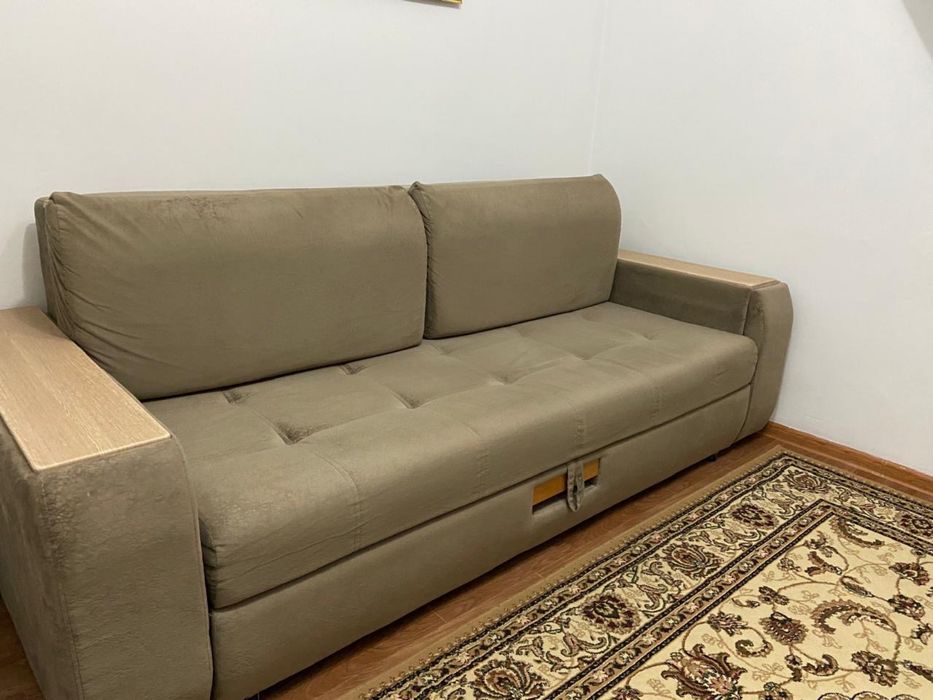 Продам диван раскладной в отличном состоянии