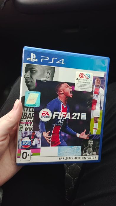 Продам диск FIFA 21 PlayStation 4