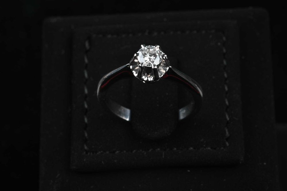 Златен Годежен Пръстен Бяло Злато 750 (18к) диамант 0.46 карата