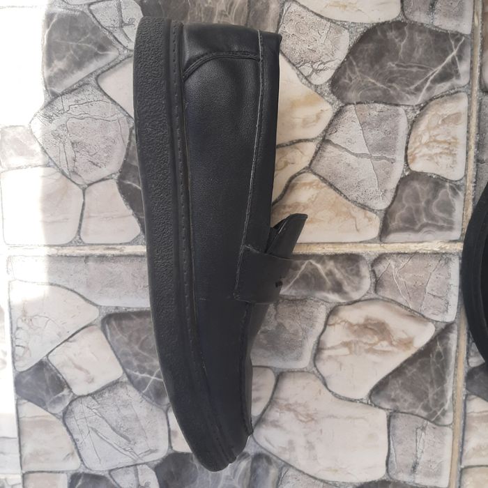 Отдам даром детскую обувь