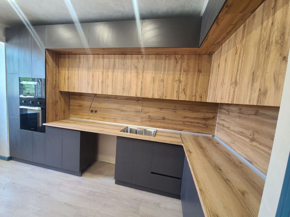 Kuxonniy mebel buyurtma asosida yasab beramiz istalgan korinishda