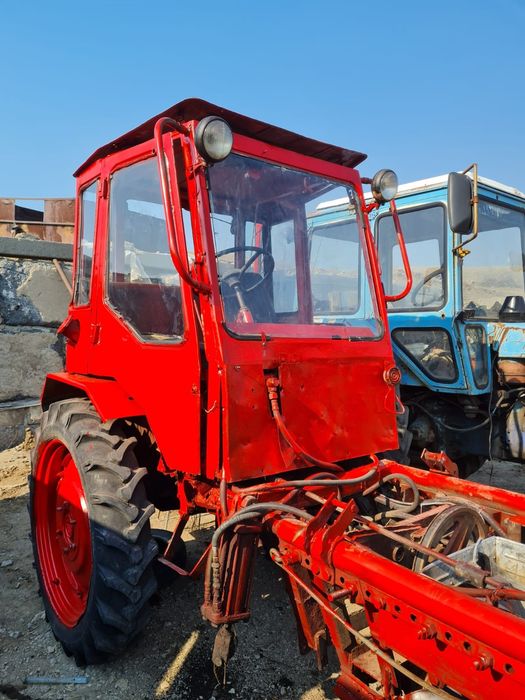 Продам трактор т16