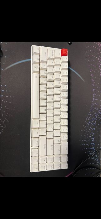 Periferice monitor,casti,tastatura,mouse.Se pot vinde separat am preturile in deschiere
